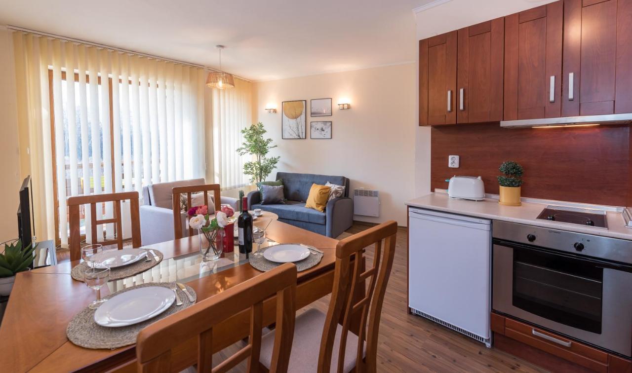 Charming Ski Apartments Near Gondola & Bar Street, Cedar Lodge 1 Complex Bansko Buitenkant foto