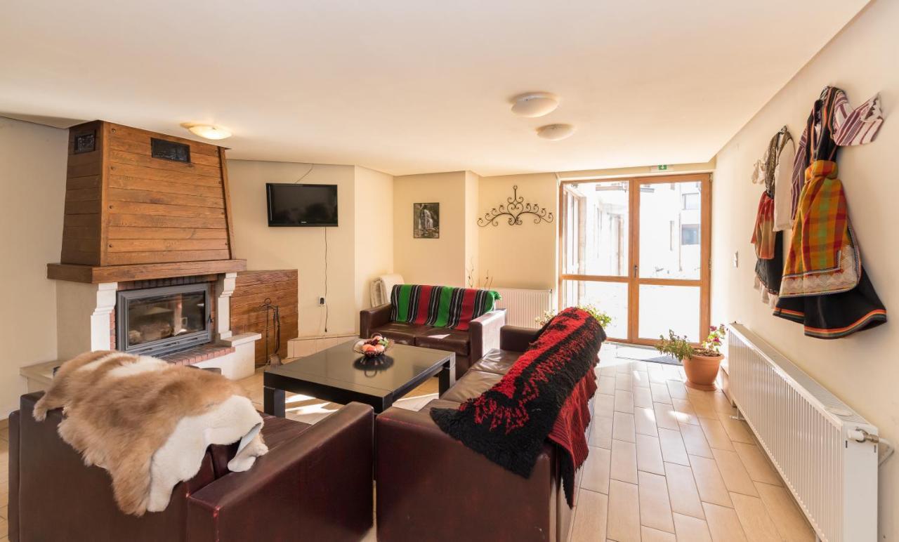 Charming Ski Apartments Near Gondola & Bar Street, Cedar Lodge 1 Complex Bansko Buitenkant foto